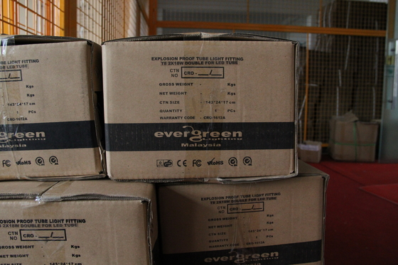 โคมไฟ LED สำหรับพื้นที่อันตรายที่ได้รับการรับรอง ATEX/IECEx/CNEX, ได้รับการจัดอันดับ IP66, รับประกัน 5 ปี, ปรับแต่งวัตต์และขนาดได้ ไฟเชิงเส้นกันระเบิด BYS Series ที่ทนทาน พร้อมการรับรองสามรายการ