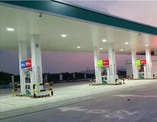 อลูมิเนียมทับทิม โฮสติ้งสถานที่อันตราย ไฟฟ้าน้ําท่วม LED ประสิทธิภาพ 130lm / w และวัสดุมาตรฐาน