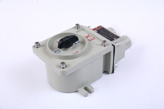 50/60HZ โวลเตจและ 2 ต้นสวิทช์กันระเบิด ผลิตจากอะลูมิเนียมเกรดเรือสําหรับสภาพแวดล้อมที่รุนแรง