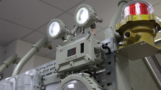 ไฟฉายฉุกเฉินอุตสาหกรรมกันไฟ ปลอดภัยในสภาพแวดล้อมอันตราย