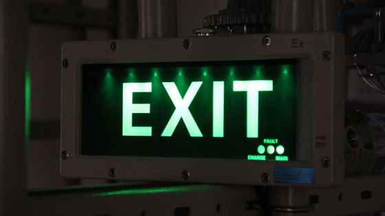 ขายตรงจากโรงงาน Atex Led ป้องกันการระเบิดไฟฉุกเฉินอุตสาหกรรมเคมี Ip66 ไฟทางออกกันน้ำ