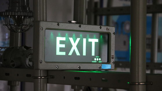 ขายตรงจากโรงงาน Atex Led ป้องกันการระเบิดไฟฉุกเฉินอุตสาหกรรมเคมี Ip66 ไฟทางออกกันน้ำ