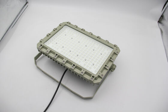 การรับประกัน 5 ปี ประสิทธิภาพพลังงานสูง ไฟอุตสาหกรรม Ip66 140lm / W แสงไฟ LED กันระเบิด
