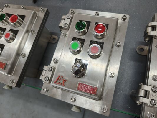 สแตนเลสแบบกําหนดเอง กันระเบิด กันสนิม แผ่นควบคุม M20 Atex รับรอง