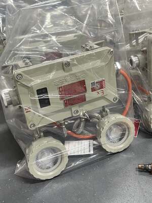 180 นาที แสงฉุกเฉินกันเพลิง Twin Spot สําหรับโซน 1/21 สถานที่อันตรายที่มี ATEX Certified