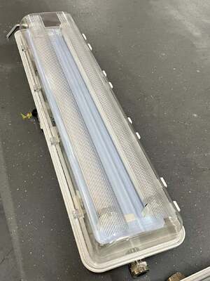 IECEx ATEX โซน 1 โซน 2 ได้รับการรับรอง IP66 10W 18W 36W แสง LED เส้นตรงที่กันระเบิด
