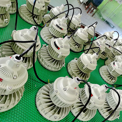 กลางแจ้ง IP66 LED High Bay Light Proof Explosion Certified For Hazardous Work Areas ถ่านหินเหมืองก๊าซธรรมชาติ น้ํามัน ประหยัดพลังงาน ทนทาน