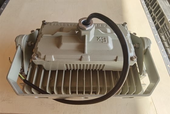 150w Ip66 และ 130lumen / Watt โคมไฟ LED กันระเบิดสําหรับโซน 1,2 และโซน 2122